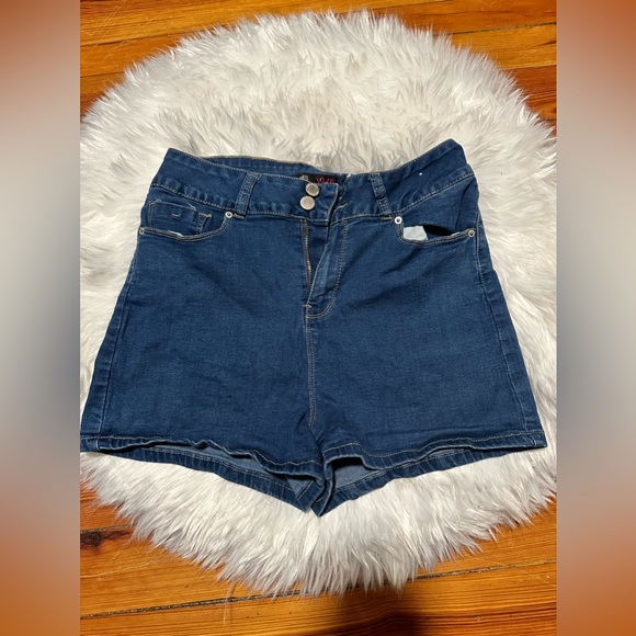 Women’s Jean shorts - Picture 2 of 3